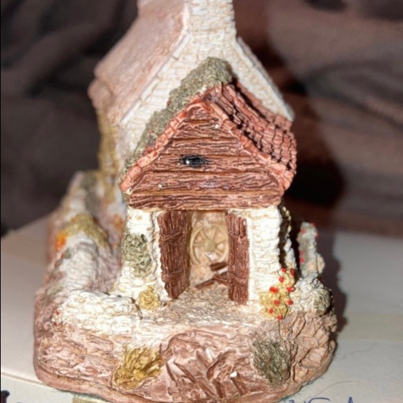 LilliPut Lane 1989 Miniature Masterpiece Handmade-Cobbler Cottage - Picture 6 of 10